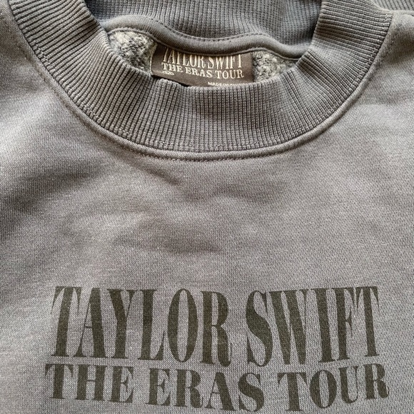 Taylor Swift Eras Tour Crewneck Sweatshirt Official Merch NEW with tag.  Size S - Picture 2 of 8